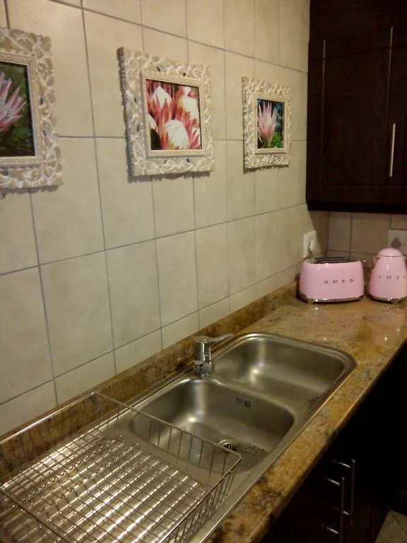 A 703 The Bay Apartment Bloubergstrand 0*,